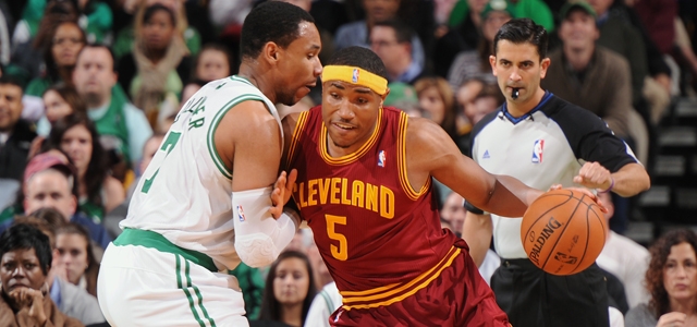 Партизан пикирао Џонса